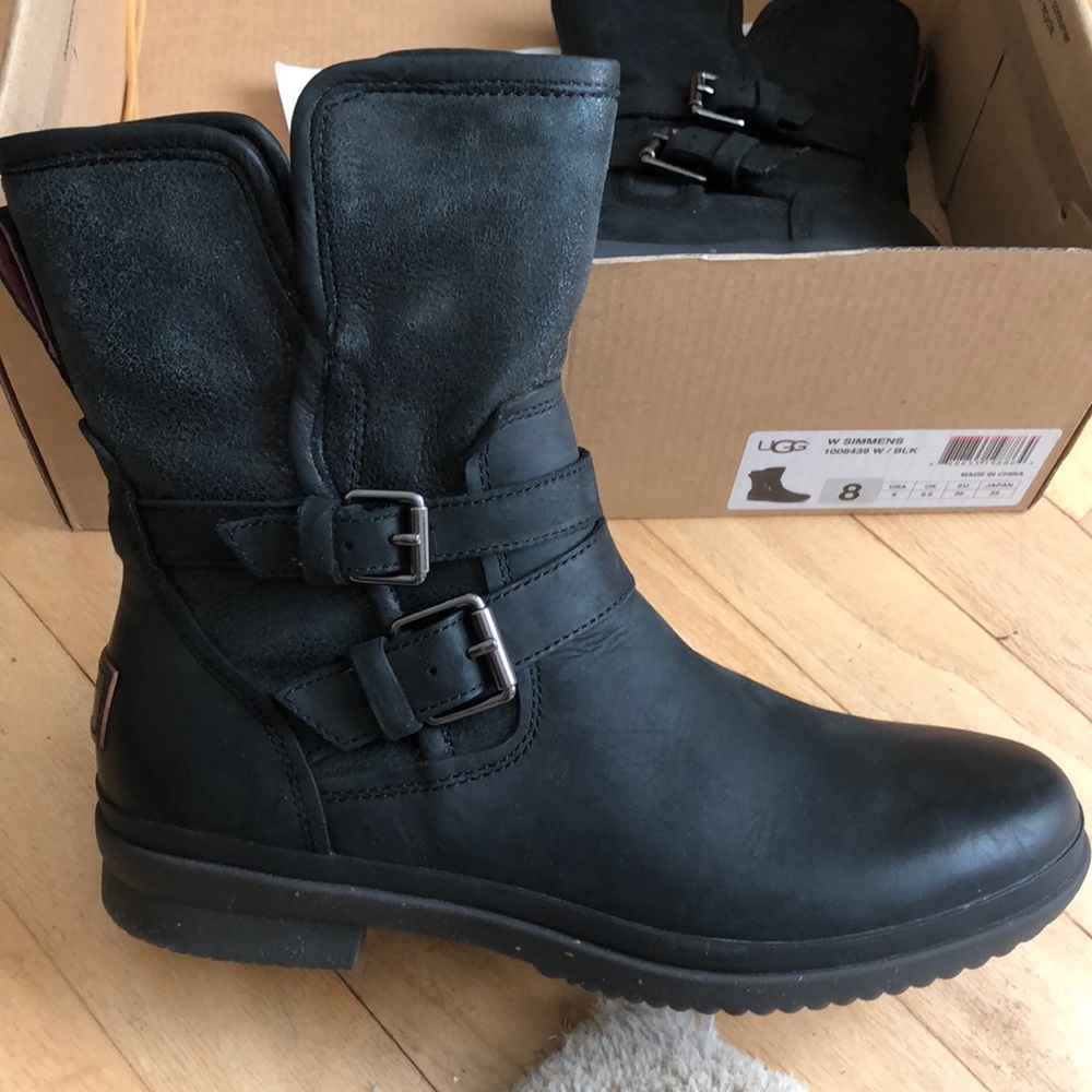 NWT Ugg Simmens Boots black size 8.